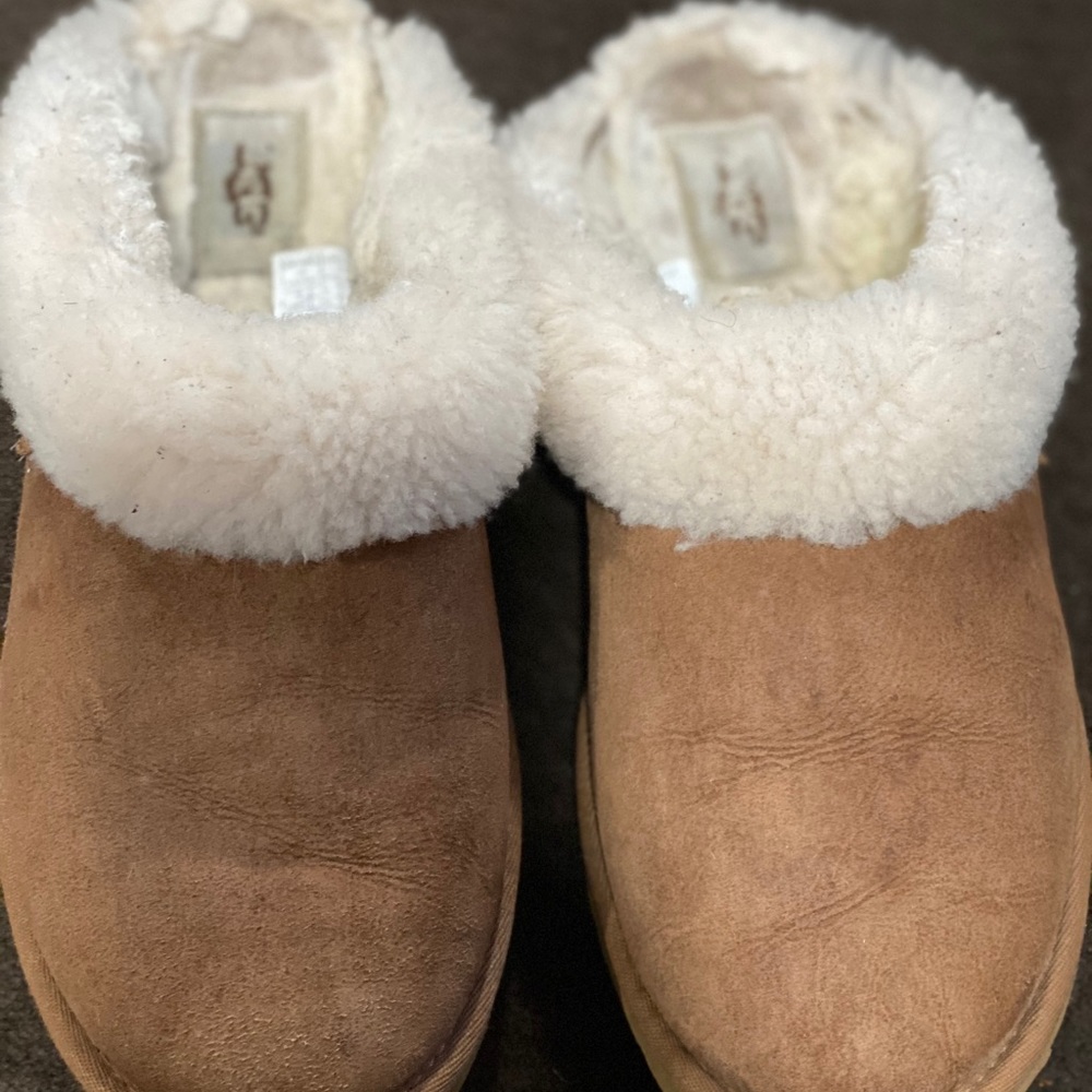 UGG Chestnut Slippers size 9